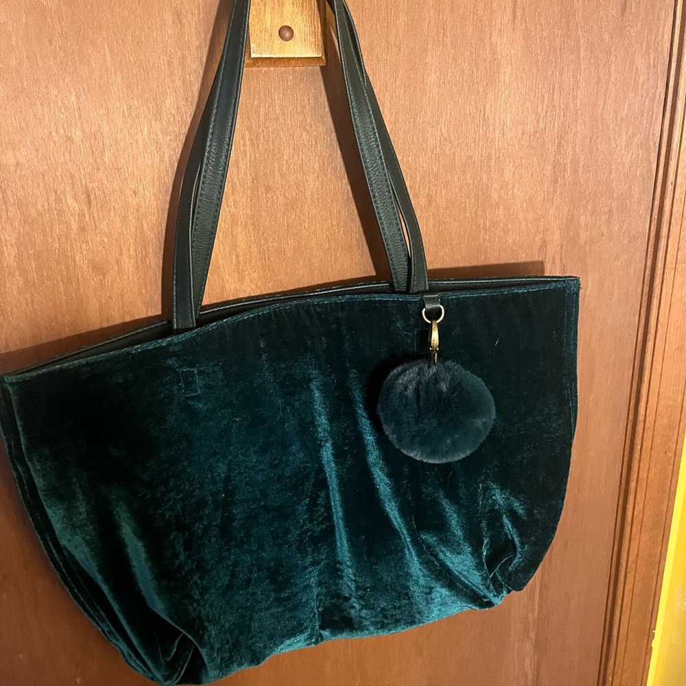 Large green tote bag with wristlet